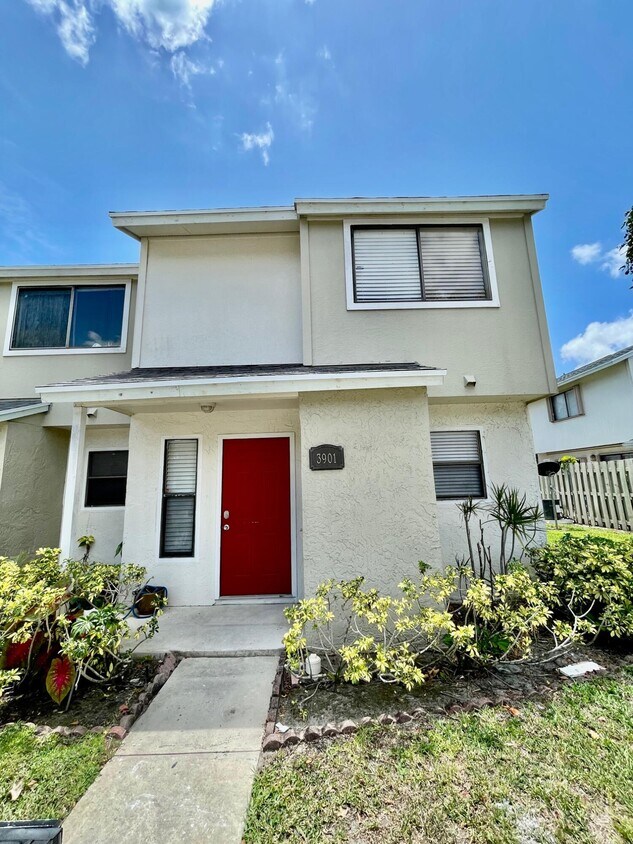 3901 Inlet Cir, Greenacres, FL 33463 Townhouse for Rent in Greenacres