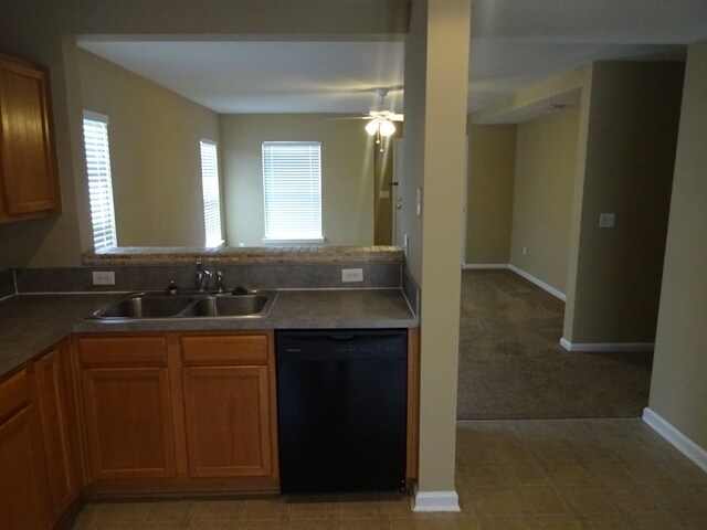 Foto del edificio - 160 Straw Pond Way