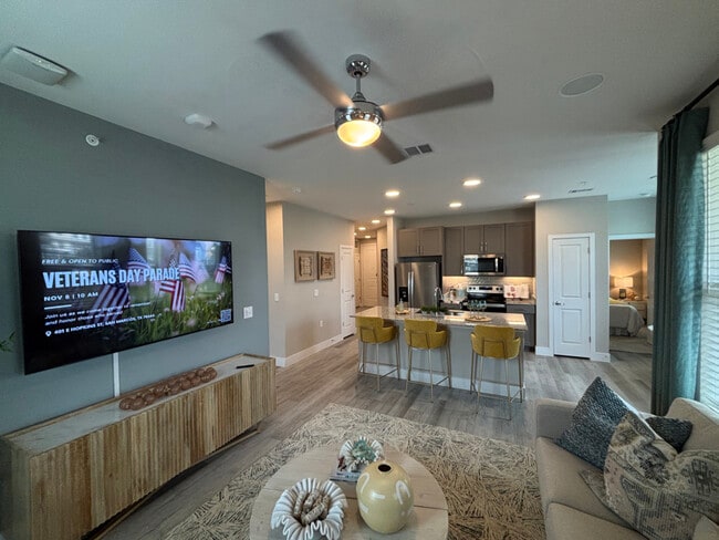 Building Photo - 502 Commercial Lp