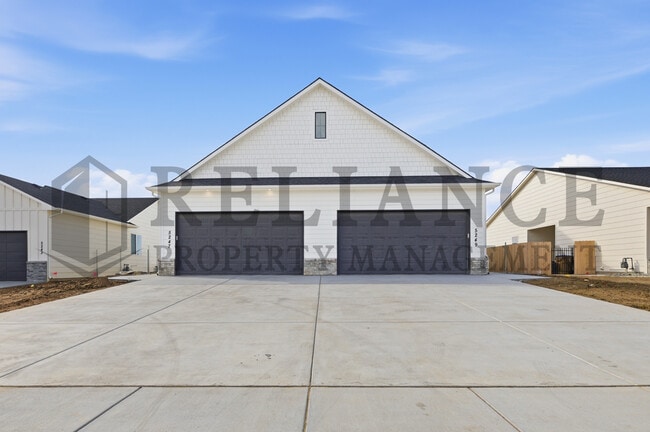 Photo - 5249 N Pinecrest Ct (Bel Aire, KS) House