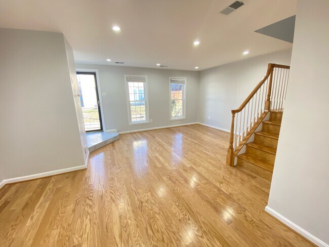 Building Photo - 8023 Dayspring Ct