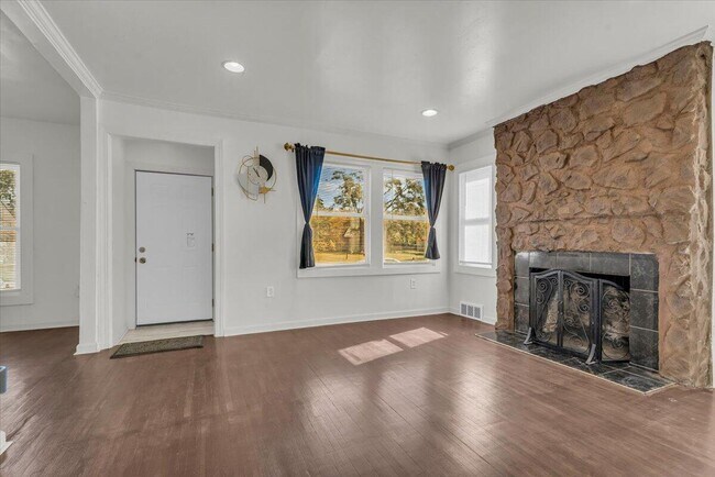 Foto del edificio - 14909 Griggs St