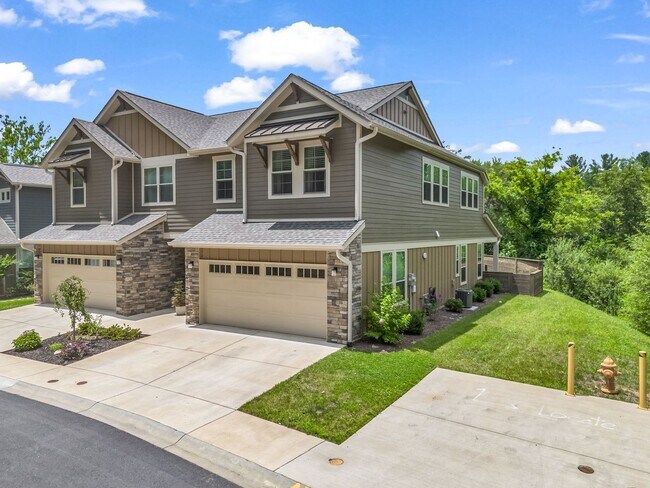 Foto del edificio - 572 Sweet Birch Park Ln