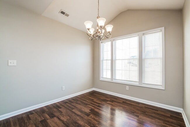 Building Photo - 4012 Mindspring Dr