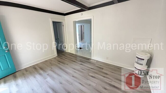 Building Photo - Welcome Home to this 3 Bedroom, 2 Bathroom...