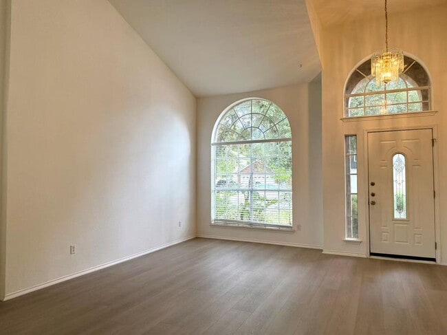 Building Photo - 13520 Bolivia Dr