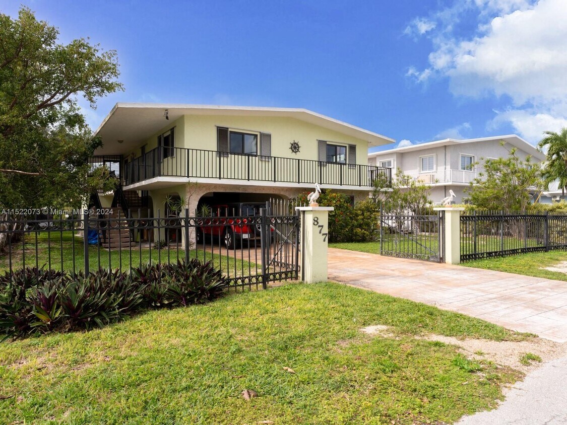 Foto principal - 877 Ellen Dr