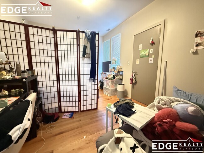 Foto del edificio - 53 Glenville Ave