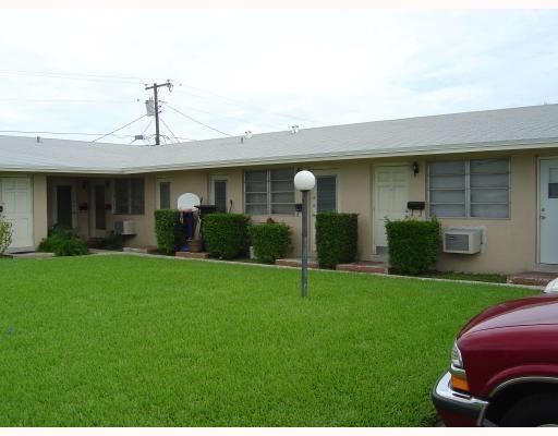 Foto del edificio - 7624 Pembroke Rd
