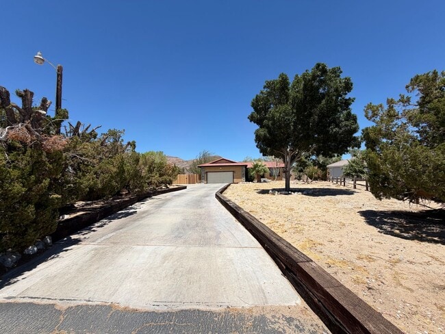 Building Photo - 35827 Tumbleweed Cir