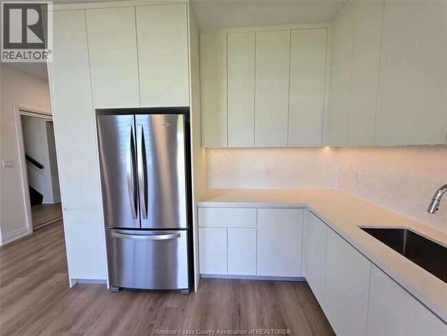 Photo du bâtiment - 4300 Laurier Pkwy