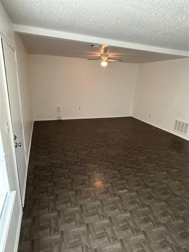 Foto del edificio - 744 N Markwell Ave