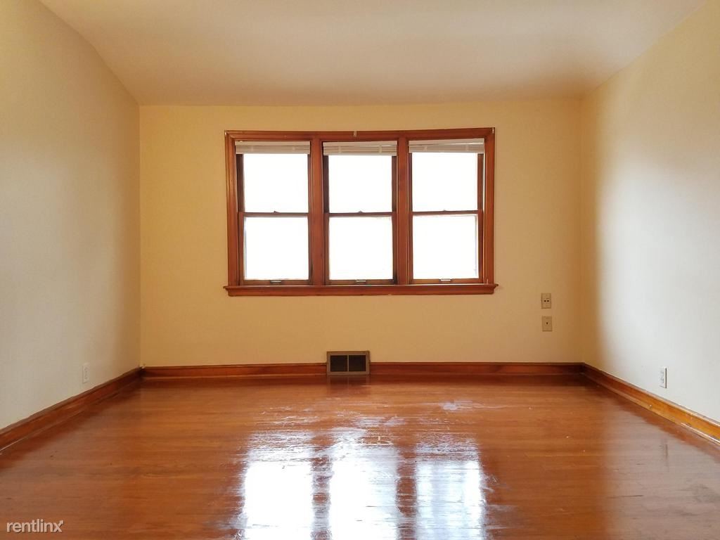 Foto principal - 3212 W Silver Spring Dr