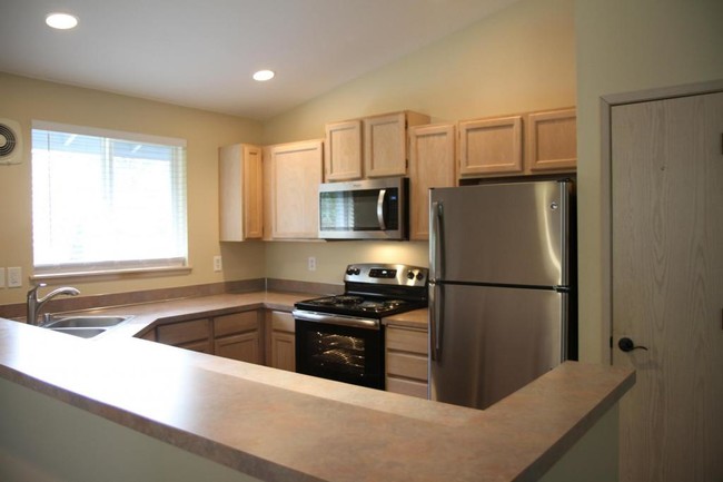 Building Photo - 17034 Suquamish Way NE