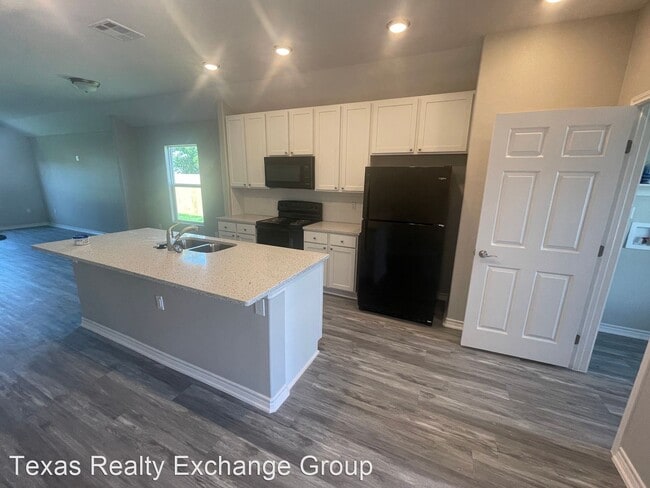 Building Photo - 3 br, 2 bath House - 417 Webb Ferrario