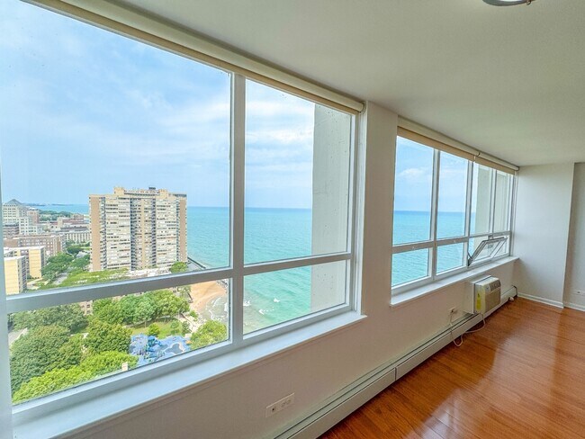 Foto del edificio - 6171 N Sheridan Rd