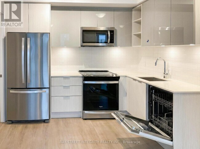 Building Photo - 25 Holly St