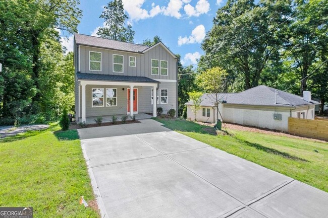 Photo - 1139 Lookout Ave NW House