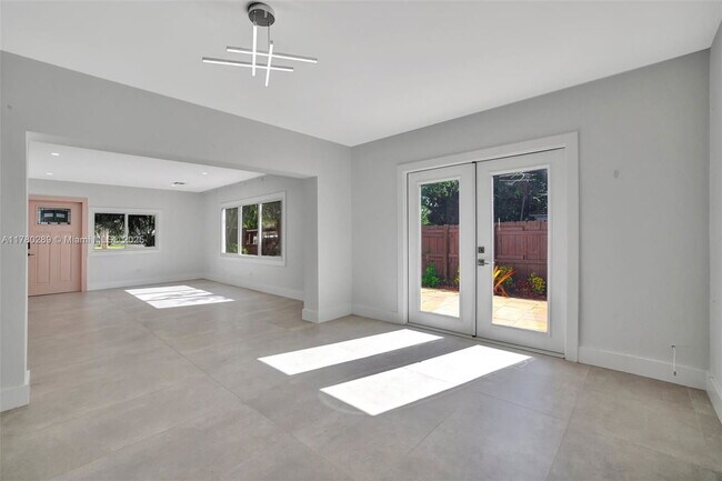 Foto del edificio - 1000 SW 19th St