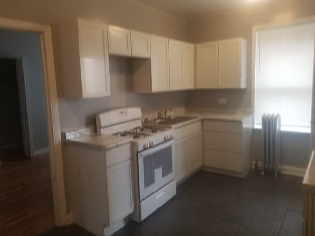KITCHEN - 3136 W Marquette Rd