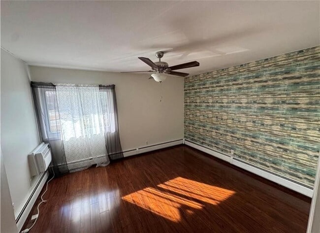 Building Photo - 400 Narragansett Pkwy