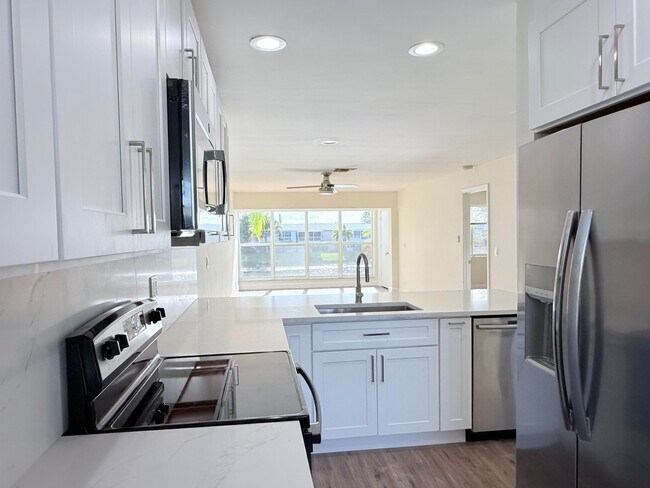 Foto del edificio - 1340 NW 18th Ave