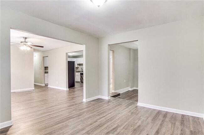 Foto del edificio - 3489 Pine Forest Dr SE