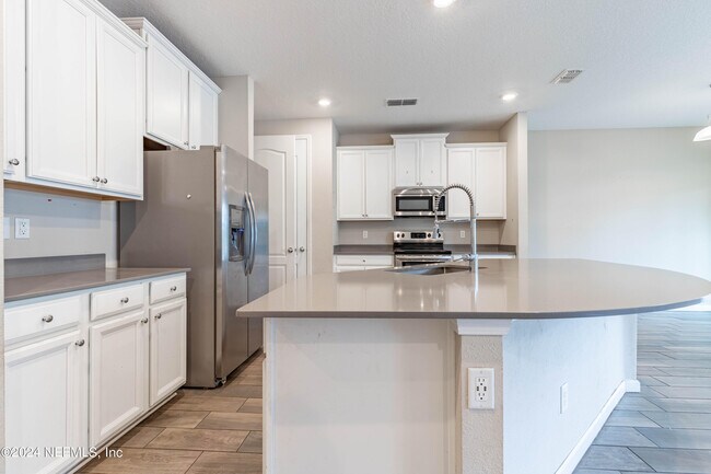 Building Photo - 2733 Caroline Hills Dr