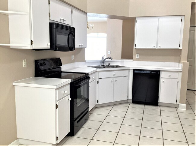 Foto del edificio - 25008 Hyde Park Blvd