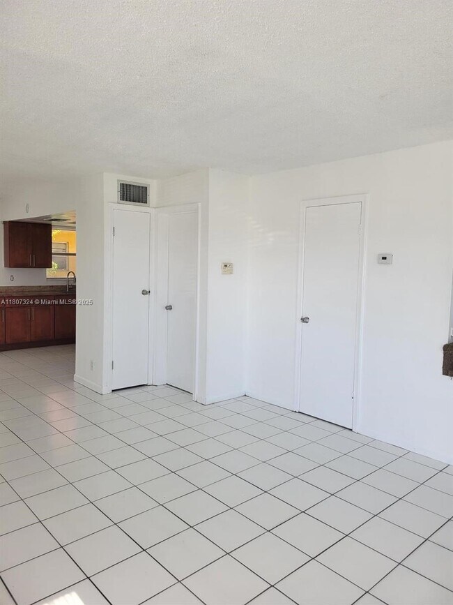 Building Photo - 2500 NW 52nd Ave