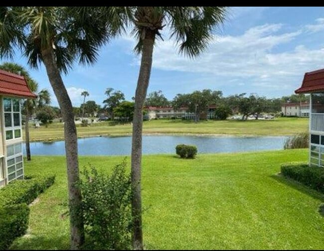 Foto del edificio - 97 Spring Lake Dr