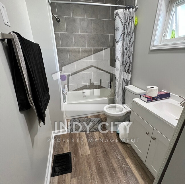 Foto del edificio - 1015 S Sheffield Ave