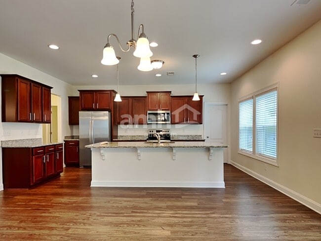 Building Photo - 100 Doral Blue Dr