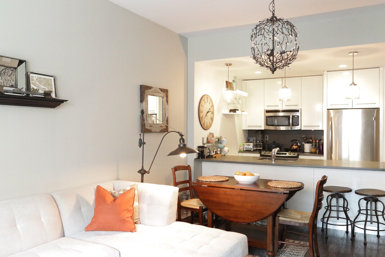 Foto principal - 517 W 46th St