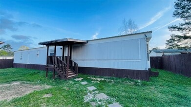 Building Photo - 21615 Erika Ct