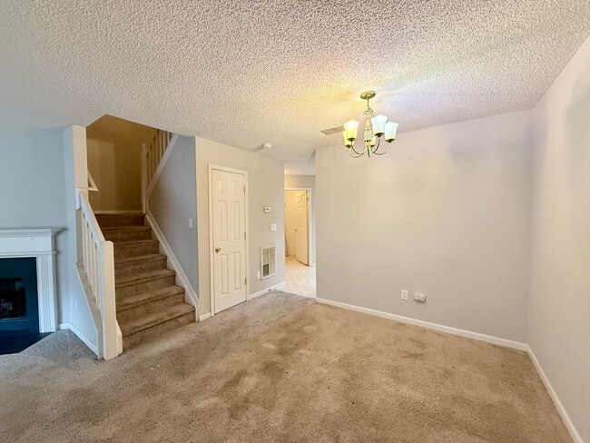 Building Photo - 5731 Cougar Ln