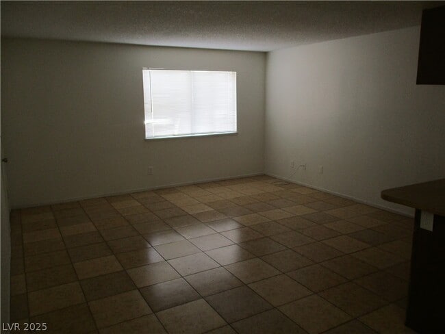 Foto del edificio - 2209 N Jones Blvd