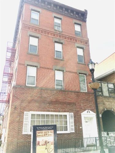 Primary Photo - 900 Washington St