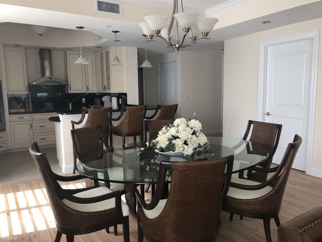 Foto del edificio - 1640 Summer House Ln