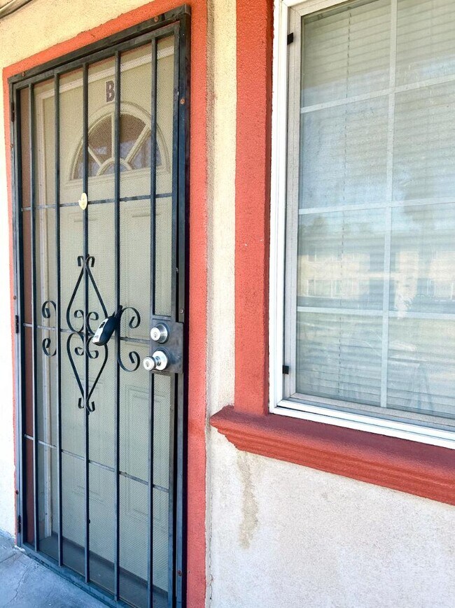 Foto del edificio - 9810 A St