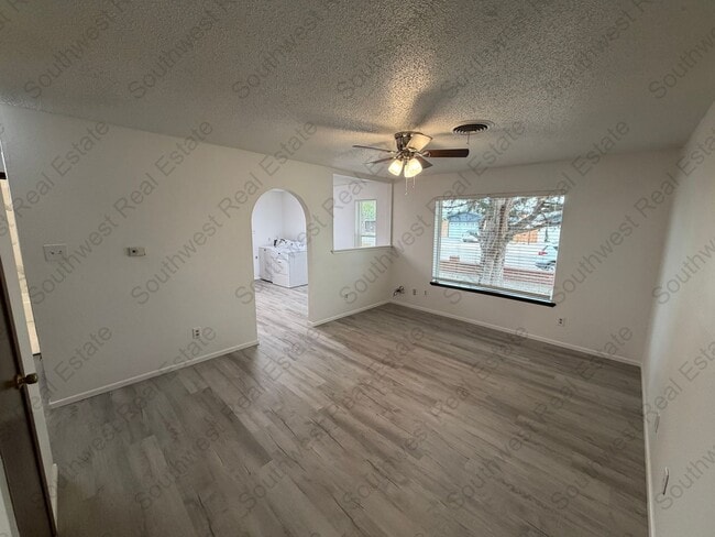 Building Photo - Newly Renovated 2 bedroom 1 bathroom