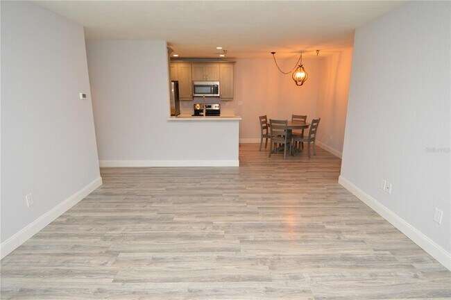 Foto del edificio - 10265 Gandy Blvd N