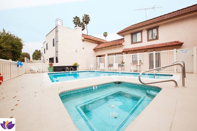 Foto del edificio - 4365 McLaughlin Ave