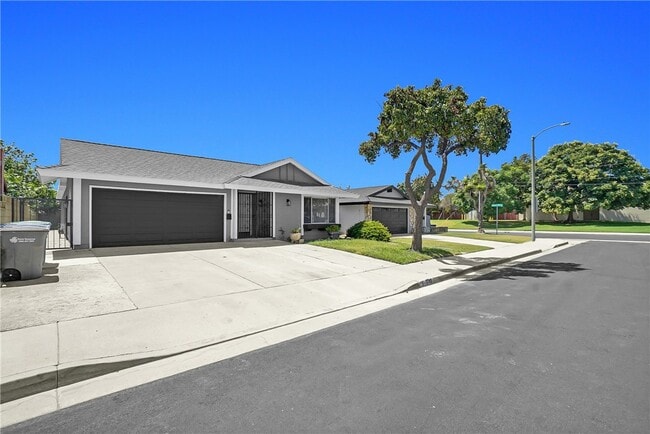 Building Photo - 1242 Sultan Cir