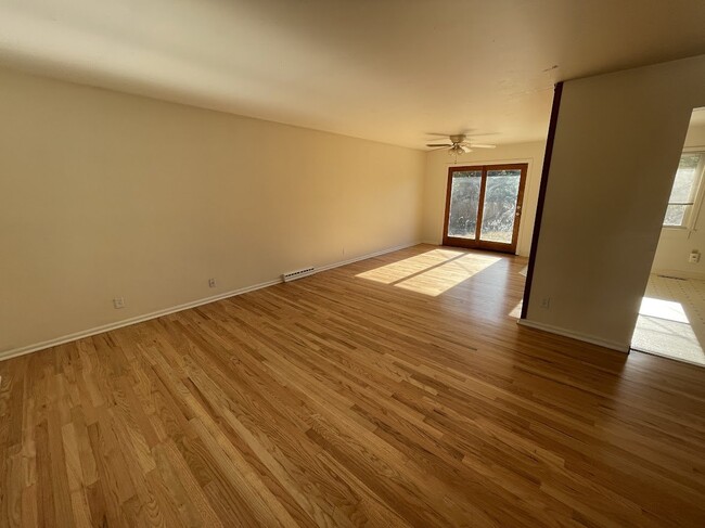 Photo - 560 S 40th St Apartment