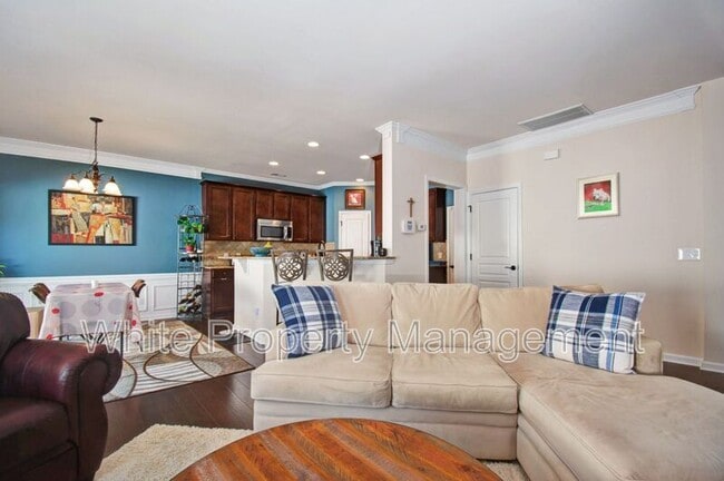 Building Photo - 4776 Mount Royal Ln