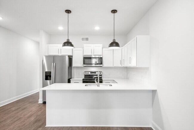 Building Photo - 760 Tracy Lane