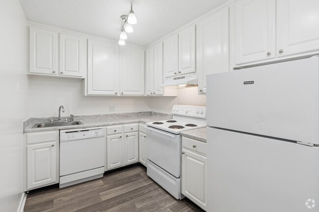 Building Photo - Pine Brook Apartments