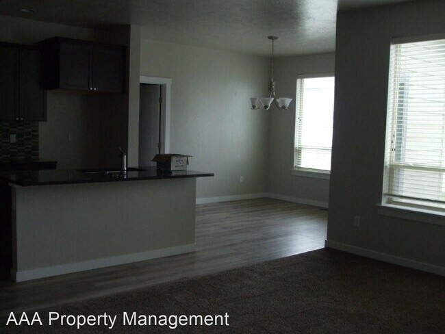 Foto del edificio - 4 br, 2.5 bath House - 1715 W Woodington St.