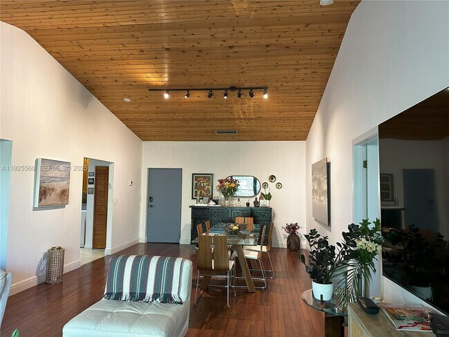 Building Photo - 55 Ocean Ln Dr